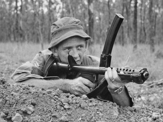 F1 submachine gun image