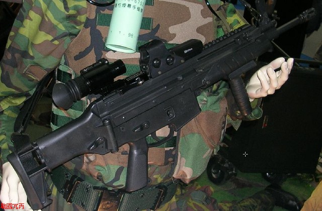XT-97 assault rifle Technical Specifications and Dimensions